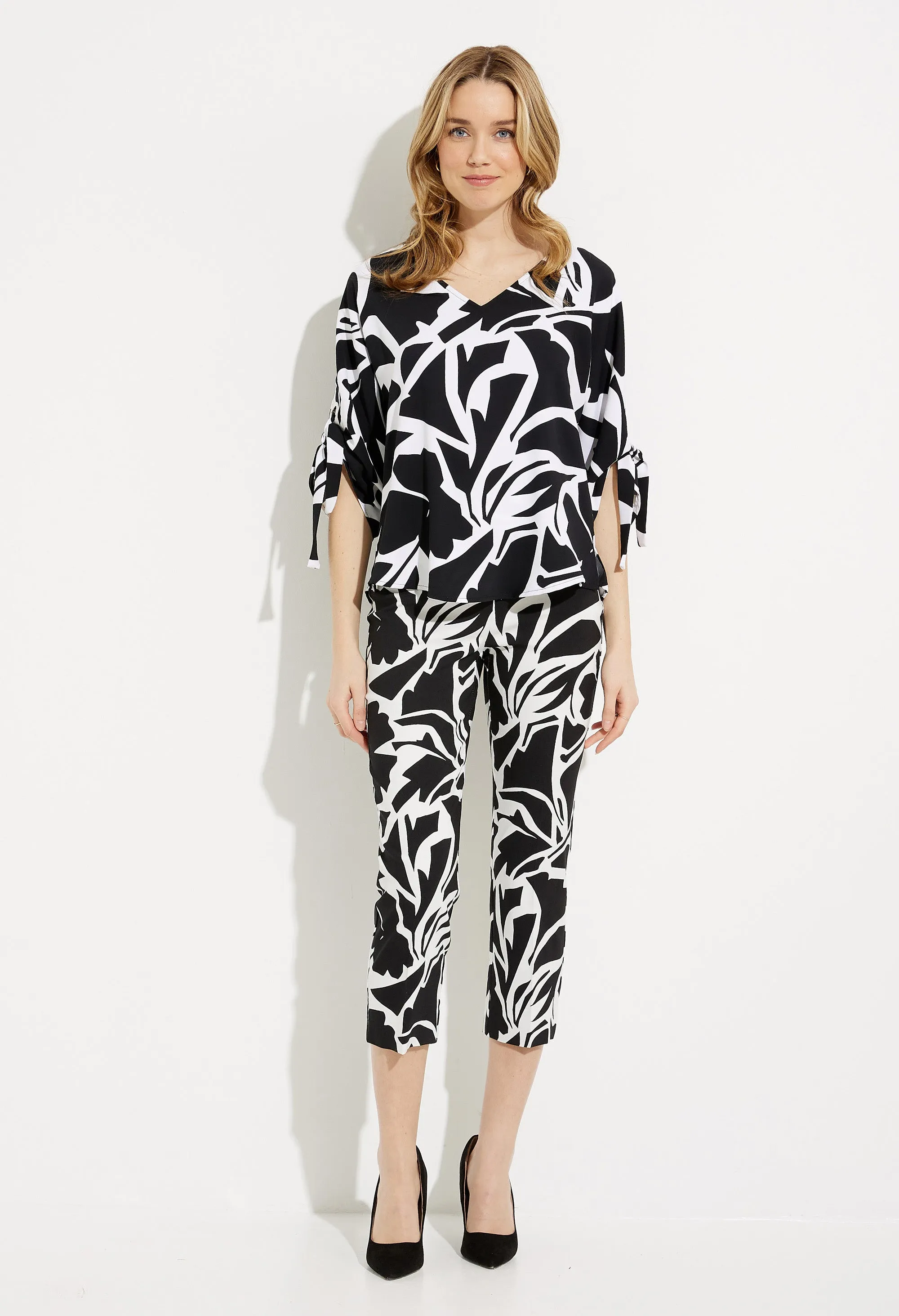 Abstract Print Cropped Trousers