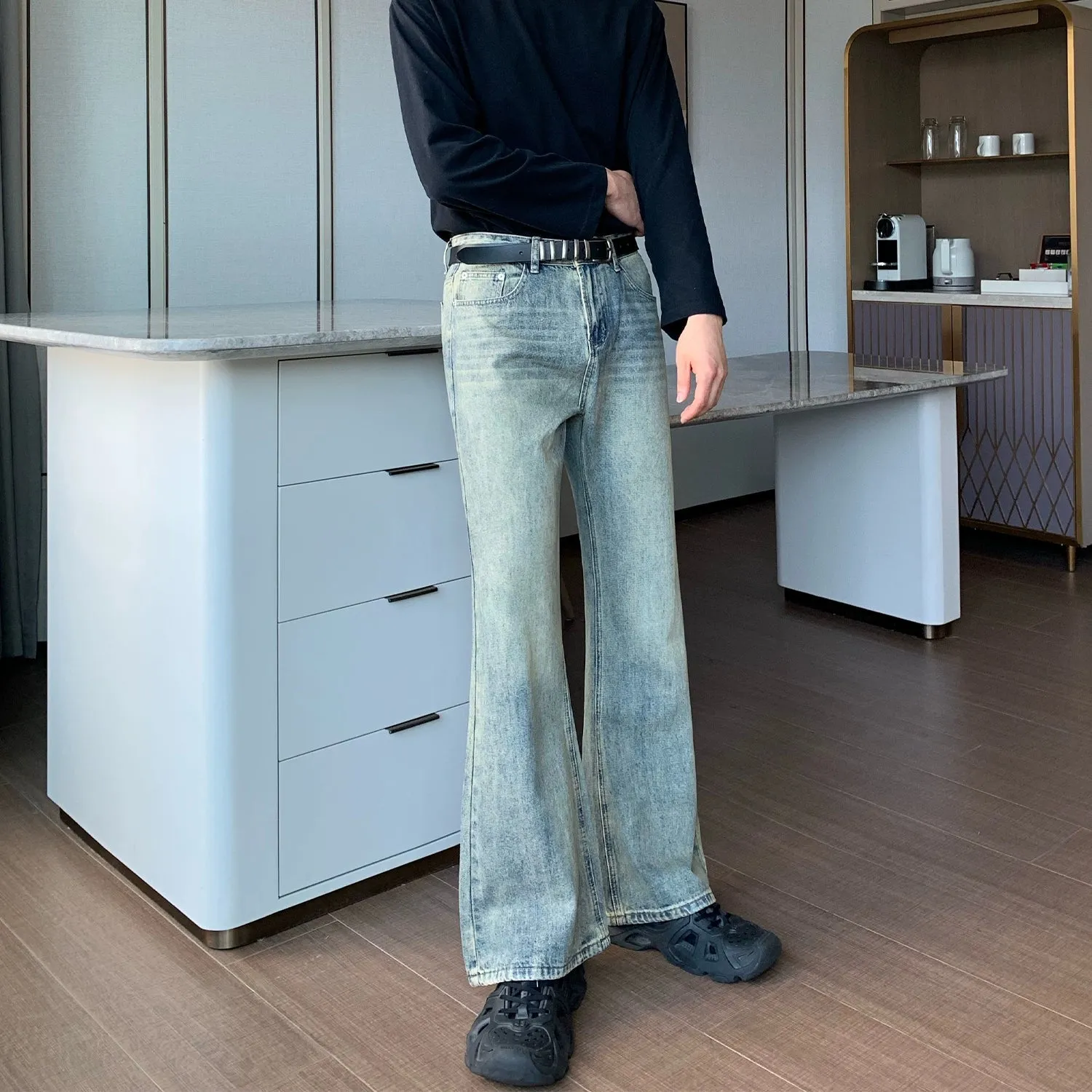 Cui Light Wash Flared Jeans