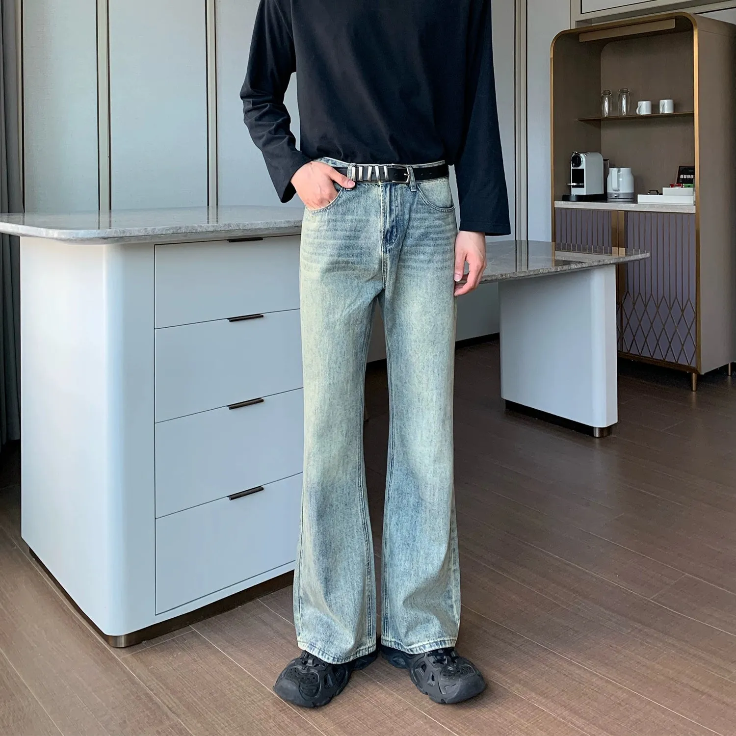 Cui Light Wash Flared Jeans