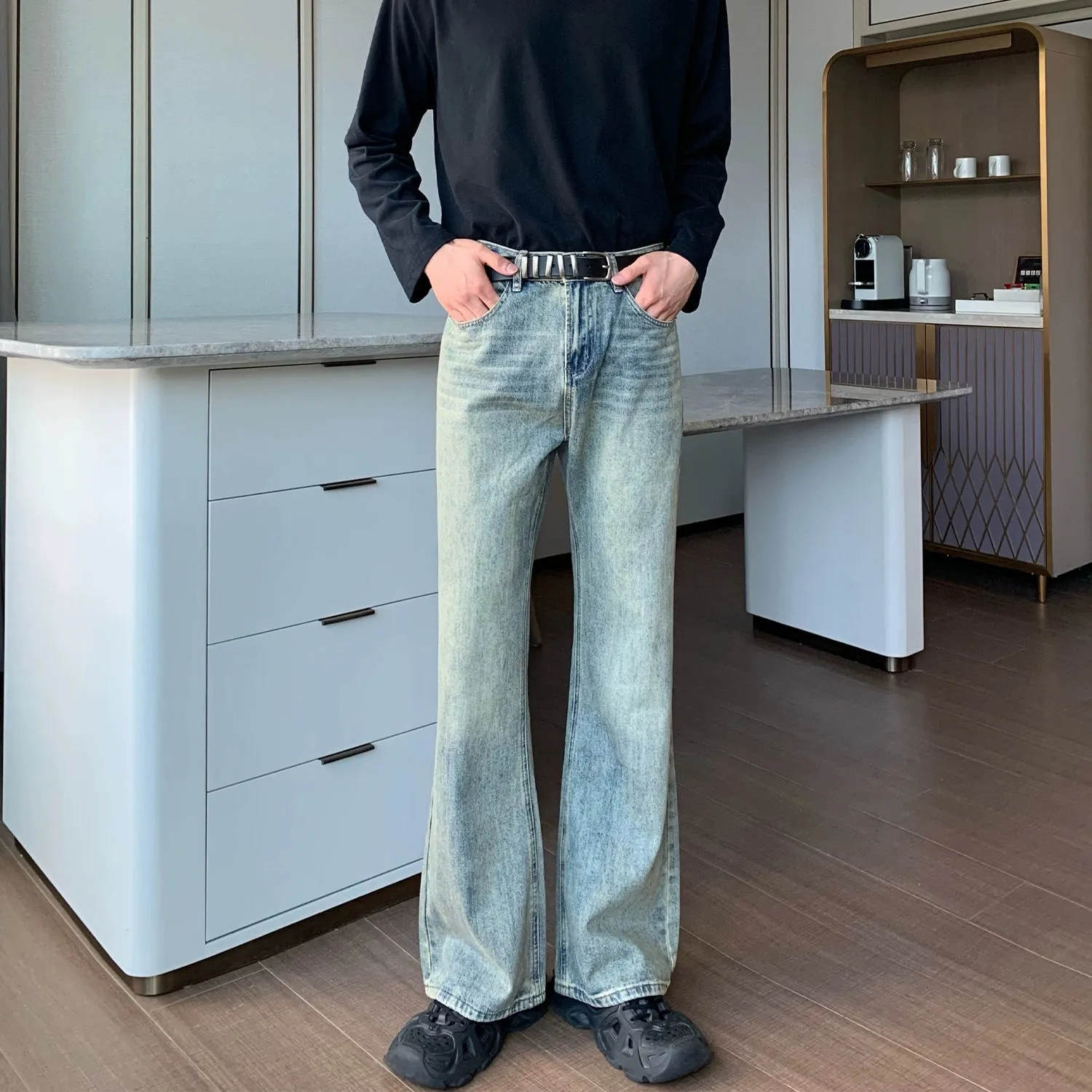 Cui Light Wash Flared Jeans