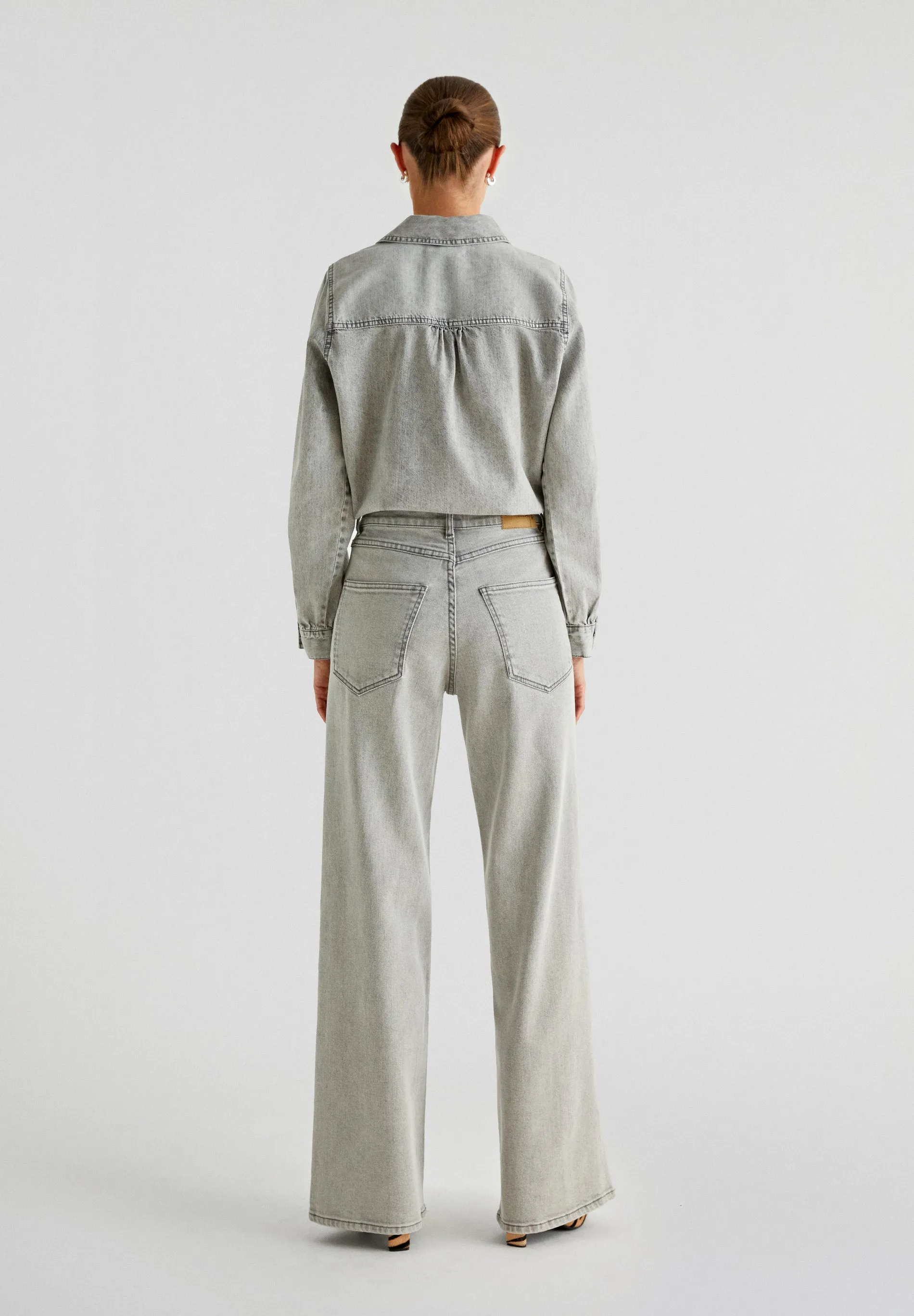 FLARED FADED JEANS
