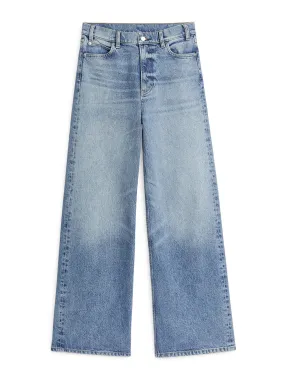 Flared jeans