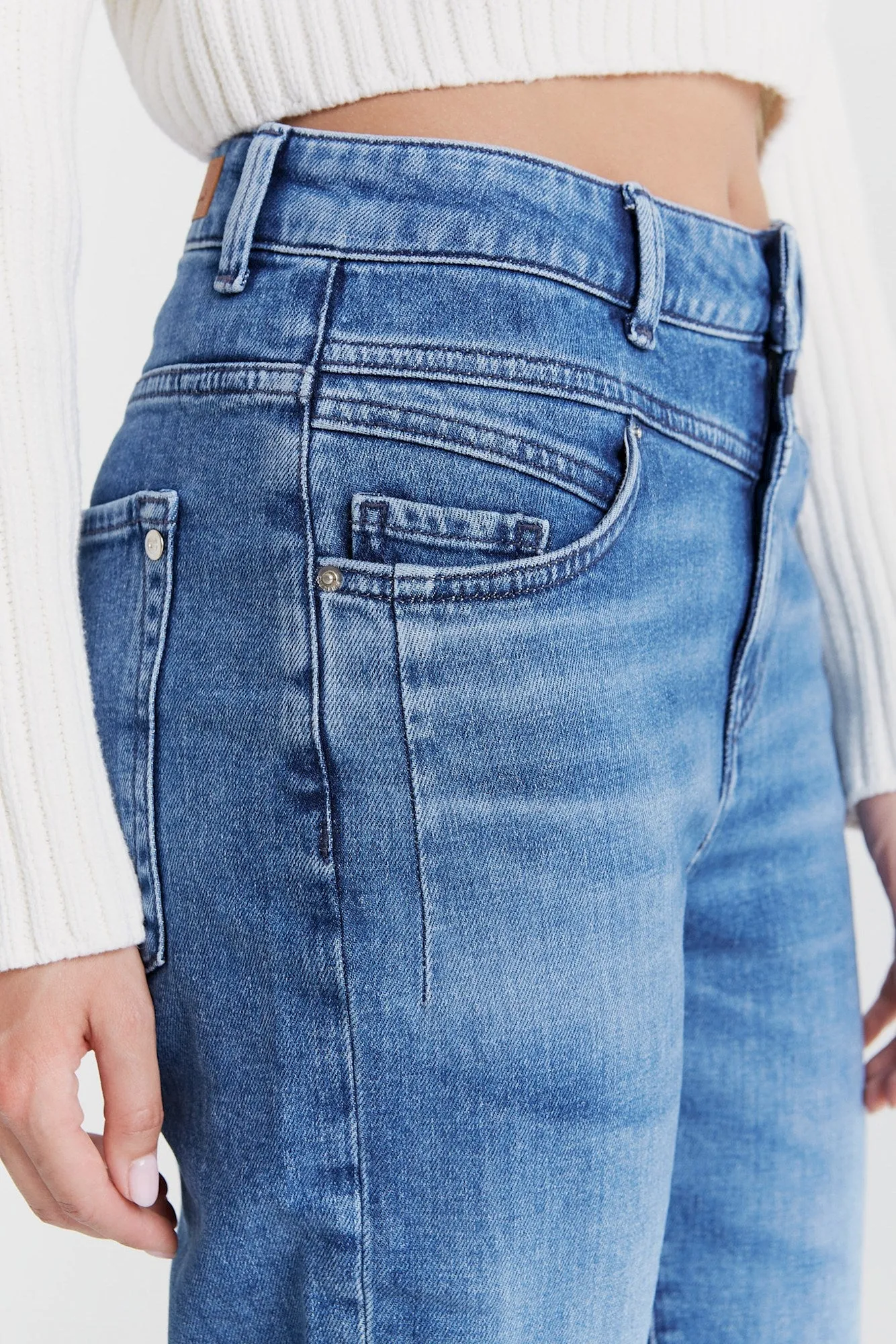 Victoria Mid Waist 5 Pocket Jeans Medium Blue