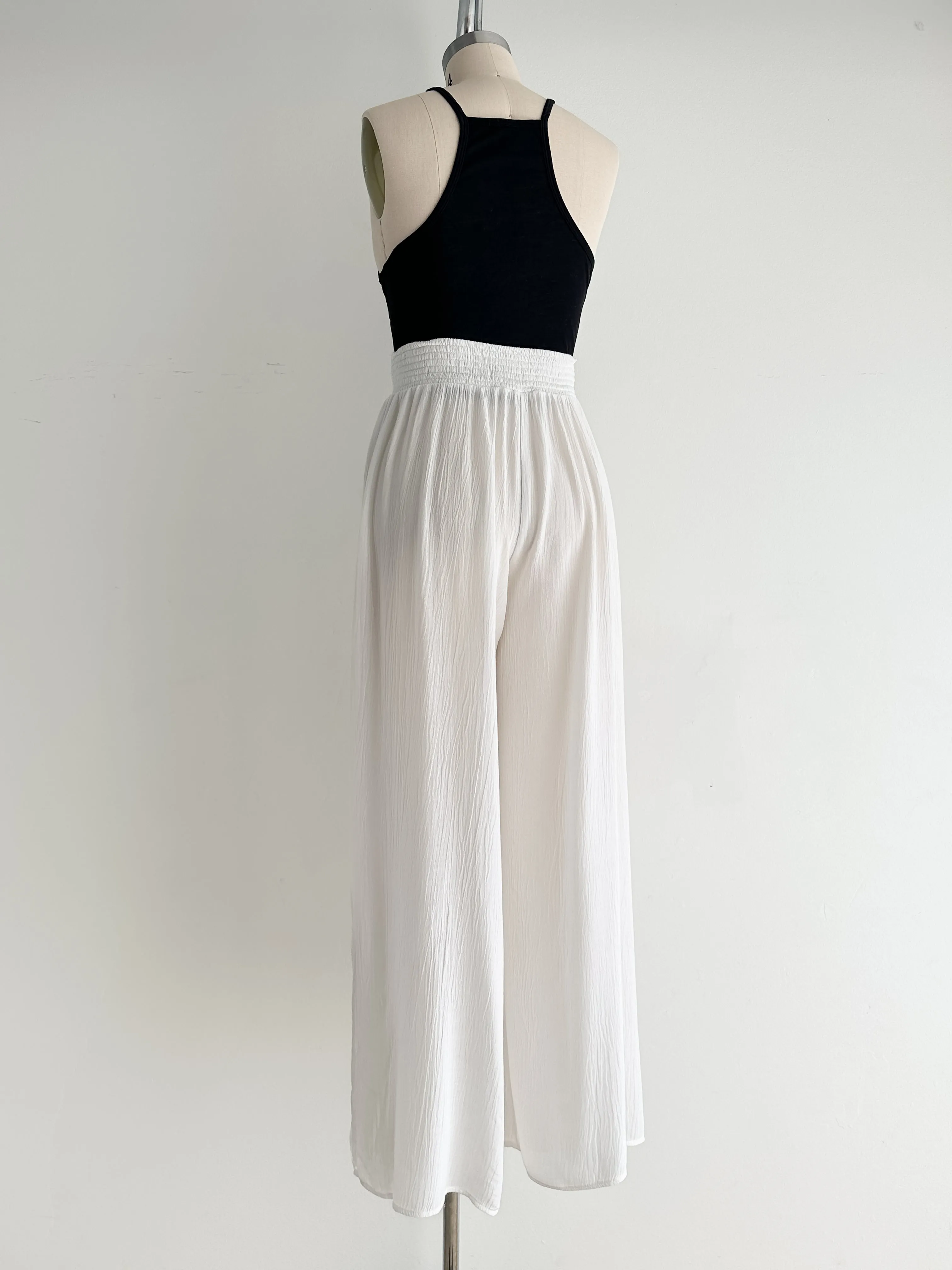 vintage white crepe pants (M)